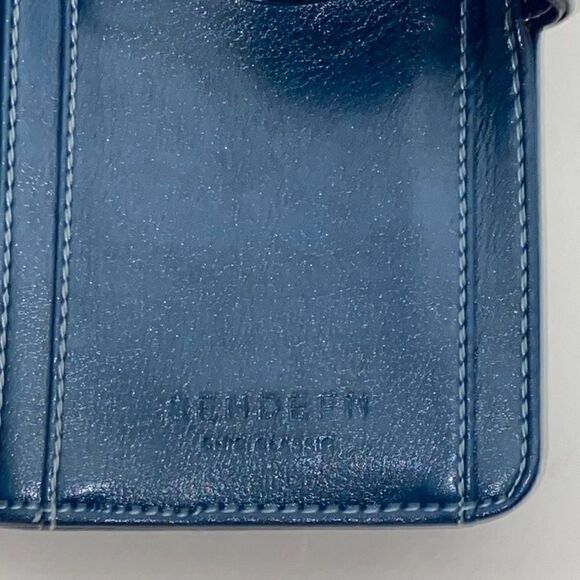 Sendefn Women's Blue Card and Coin Wristlet Wallet Size 4 X 7.5 - Picture 4 of 11